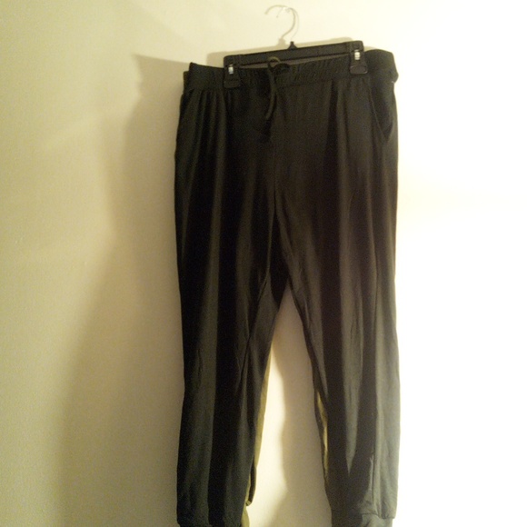 La Image olive green and black pants - Picture 4 of 11